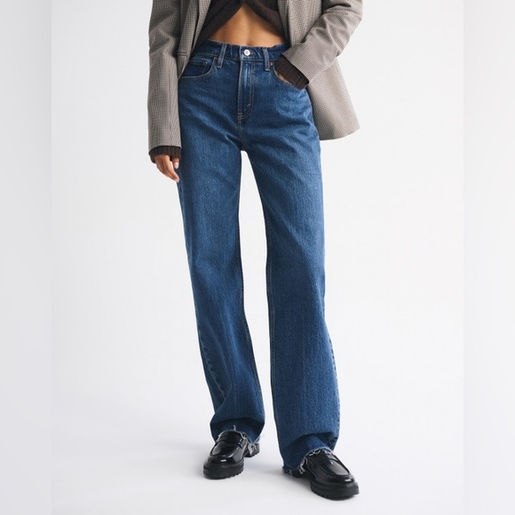 Abercrombie & Fitch Denim - Abercrombie & Fitch High‎ Rise 90s Relaxed Raw Hem Jean 25L Curve Love